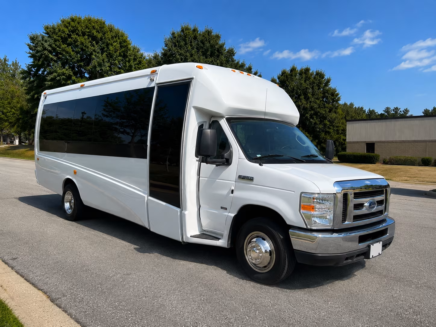 compare buses for a lodi old vine zinfandel tour from rancho cordova