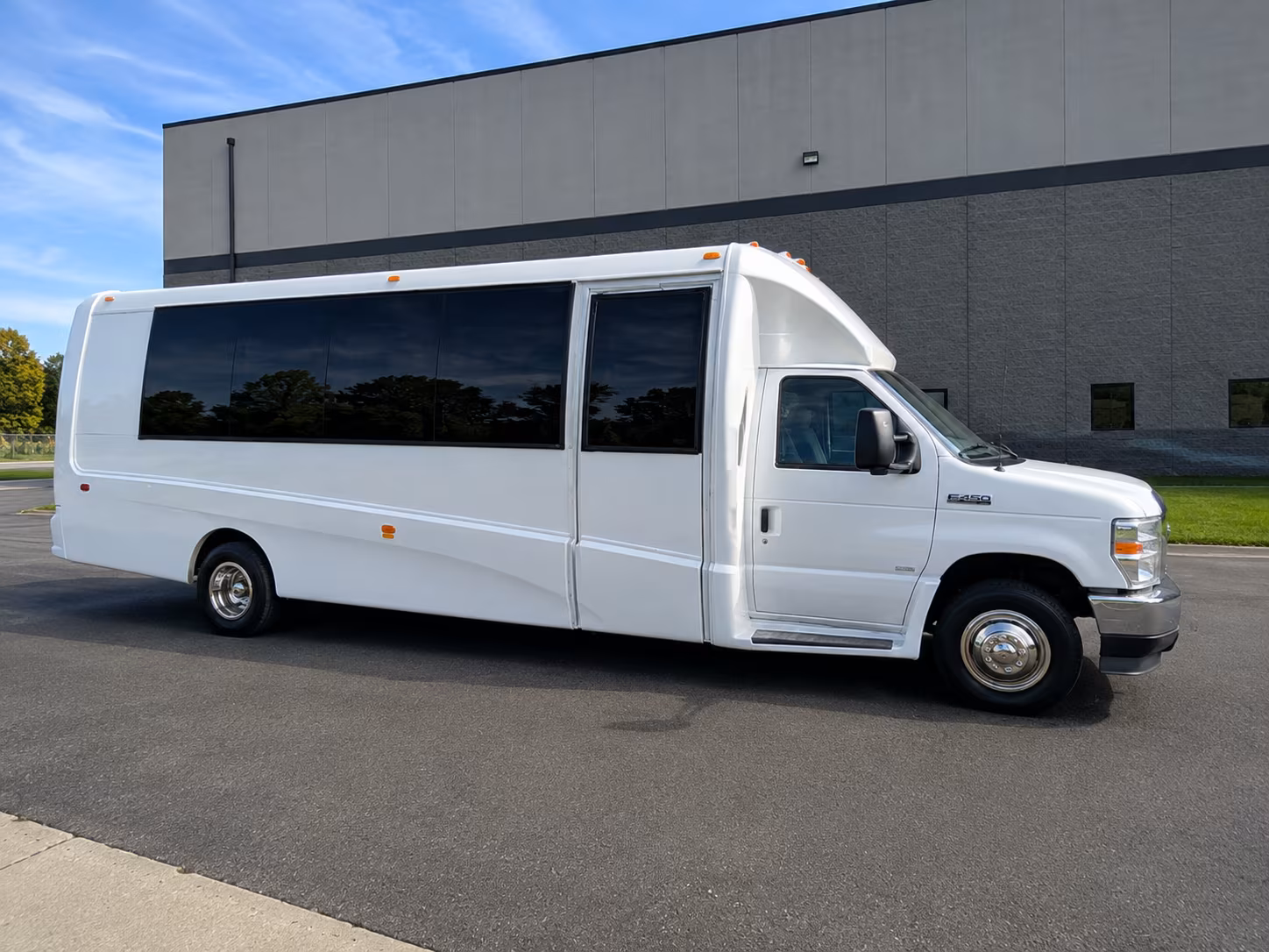 give your group the wine tour day it deserves with easy bus transportation