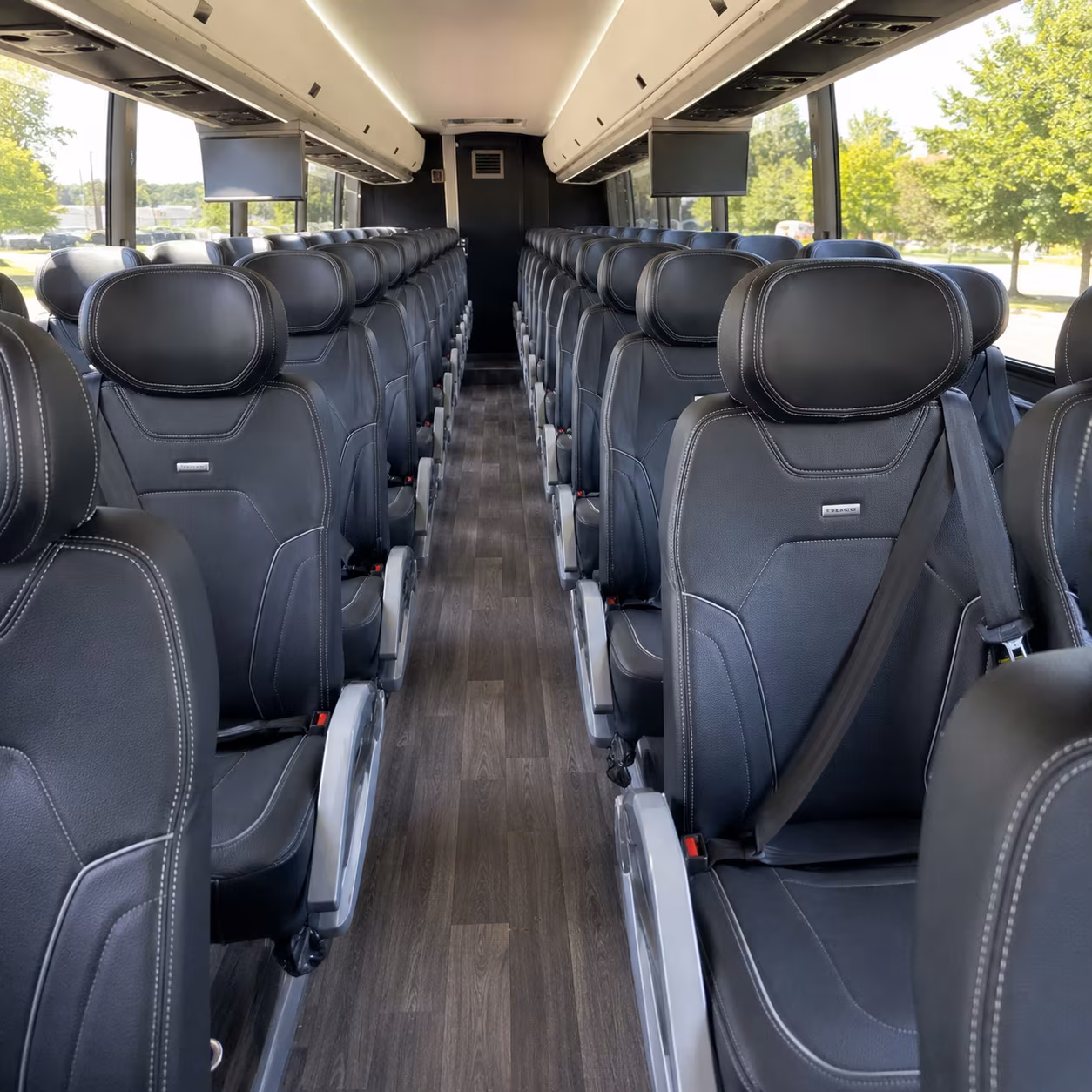 lincoln comfortable charter bus rentals for lincoln school field trips