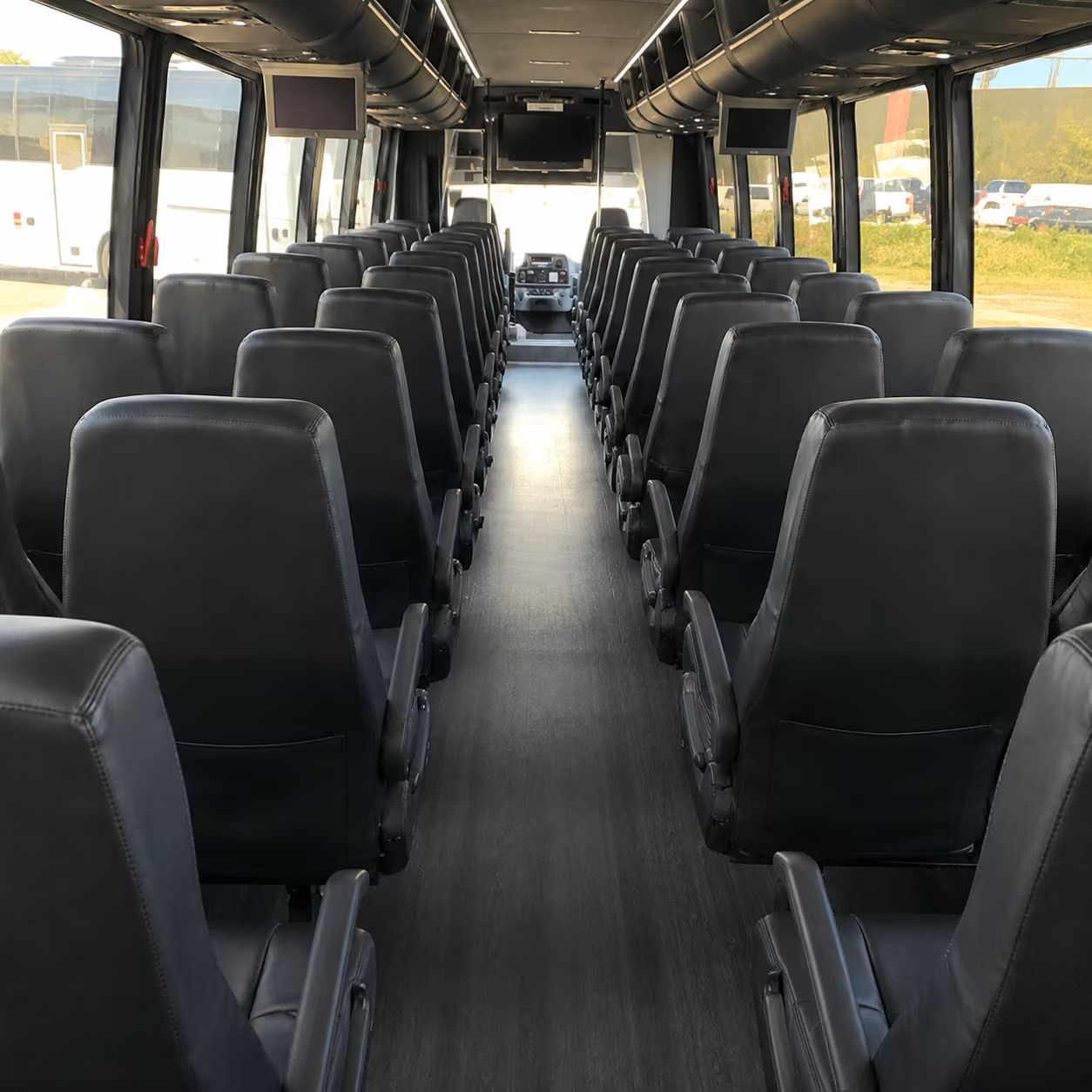 lincoln timely charter buses for lincoln corporate outings